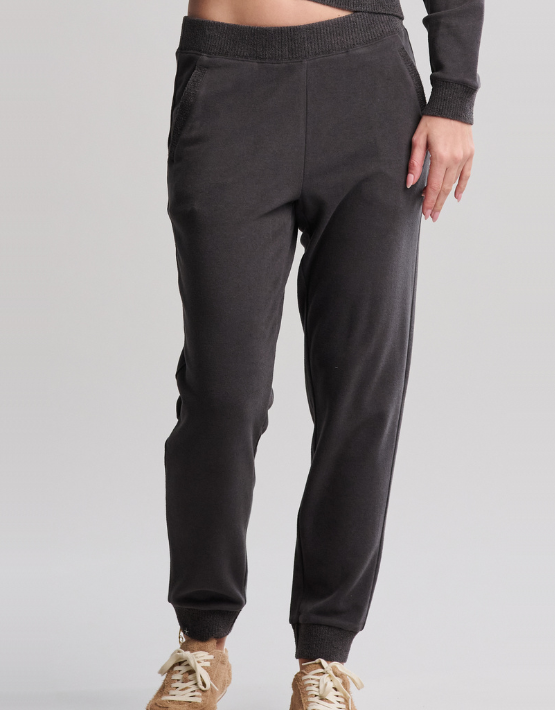 PE-bdwmc25707-Carbon-1